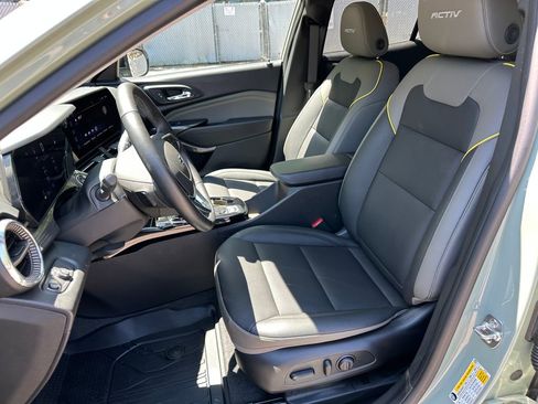 Used 2025 Chevrolet Trax ACTIV w/ Driver Confidence Package FWD image 12