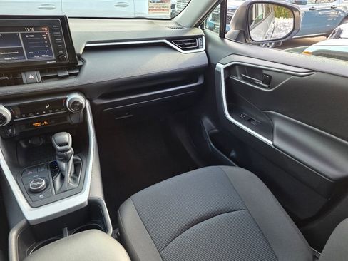 Used 2022 Toyota RAV4 LE image 15