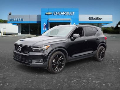 Used 2019 Volvo XC40 T5 R-Design