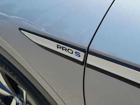Used 2023 Volkswagen ID.4 Pro S Plus RWD image 31