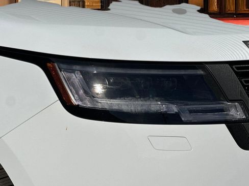 New 2026 Land Rover Range Rover Long Wheelbase SE image 11