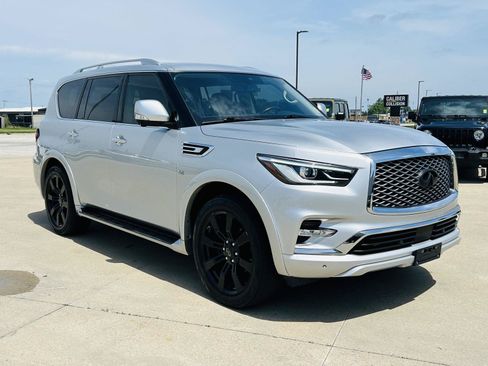 Used 2019 INFINITI QX80 Luxe AWD/4WD image 2