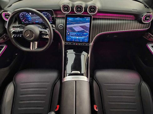Used 2023 Mercedes-Benz GLC 300 image 4