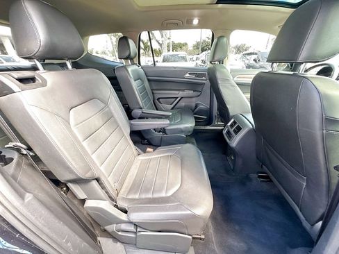 Used 2018 Volkswagen Atlas SEL Premium image 31