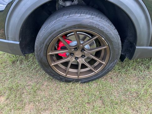 Used 2020 Ford Explorer ST w/ ST Street Pack image 10