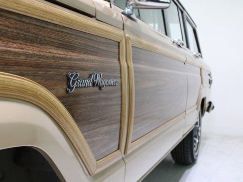 Used 1989 Jeep Grand Wagoneer image 37