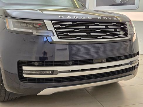 Used 2025 Land Rover Range Rover Autobiography AWD/4WD image 4