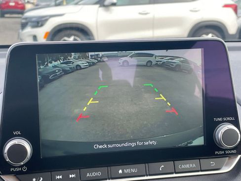 Used 2024 Nissan Sentra SV image 24