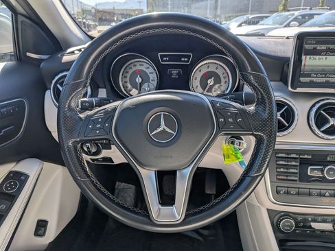 Used 2015 Mercedes-Benz GLA 250 4MATIC image 16