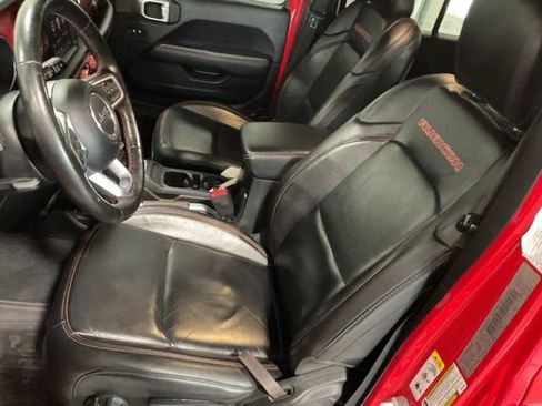 Used 2019 Jeep Wrangler Unlimited Rubicon w/ Uconnect 4C Nav & Sound Group AWD/4WD image 11