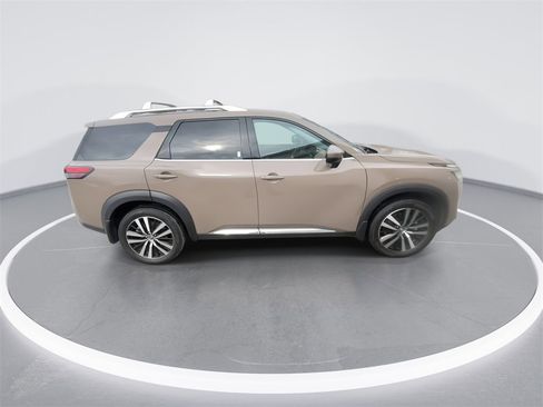 Used 2024 Nissan Pathfinder Platinum w/ Cargo Package image 9