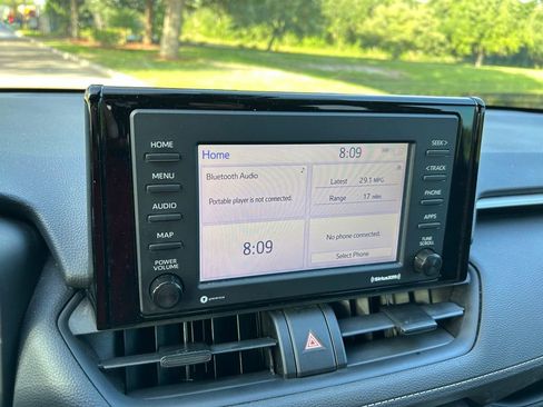 Used 2021 Toyota RAV4 LE FWD image 24