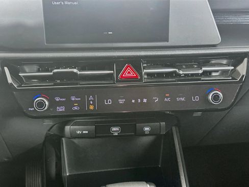 Used 2026 Kia Niro LX FWD image 23