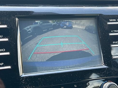 Used 2019 Toyota Camry LE FWD image 17