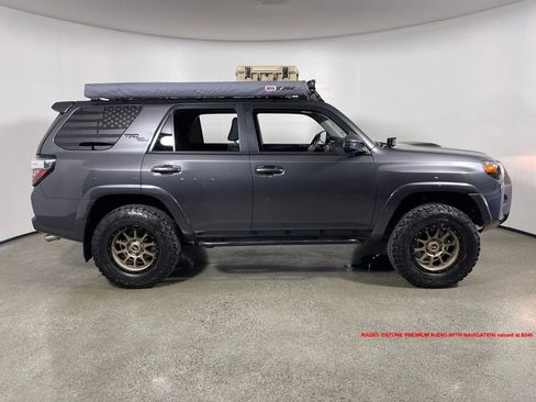 Used 2018 Toyota 4Runner TRD Off-Road image 2