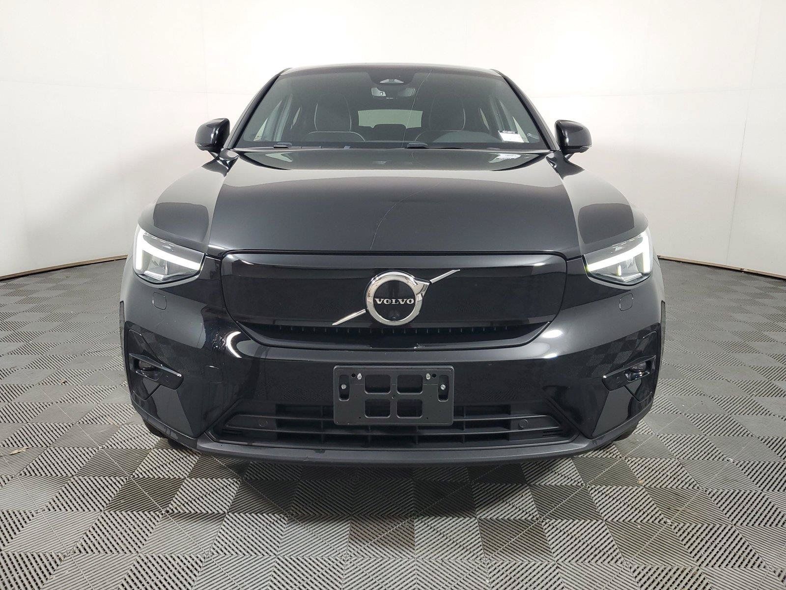 Used 2023 Volvo C40 P8 Recharge Ultimate AWD/4WD image 2