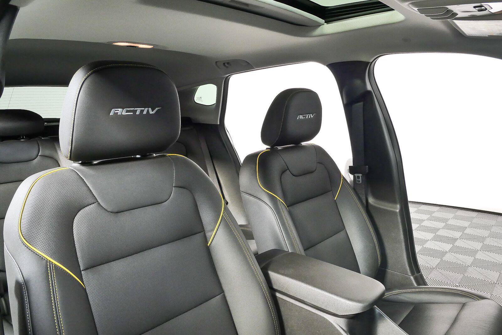 Used 2025 Chevrolet Trax ACTIV w/ Sunroof Package FWD image 23