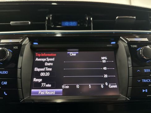 Used 2015 Toyota Corolla S image 31