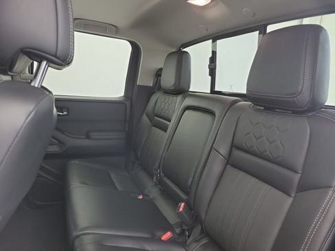 Used 2024 Nissan Frontier SL w/ Technology Package RWD image 12