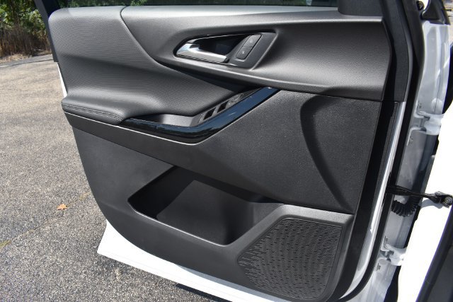 New 2027 Chevrolet Equinox LT FWD image 32