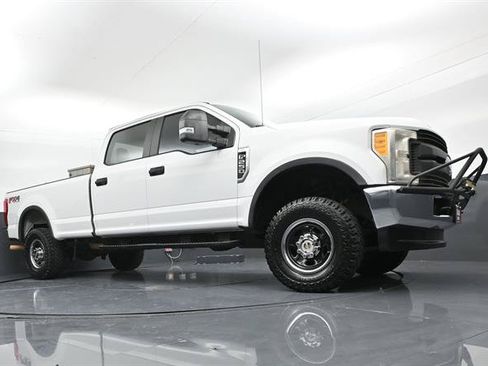 Used 2017 Ford F250 XL w/ Power Equipment Group AWD/4WD image 29