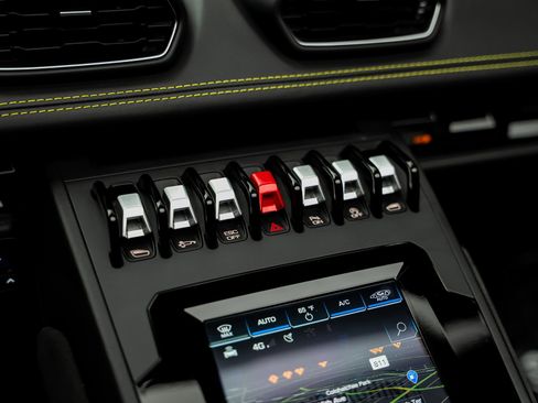 Used 2020 Lamborghini Huracan EVO RWD image 47