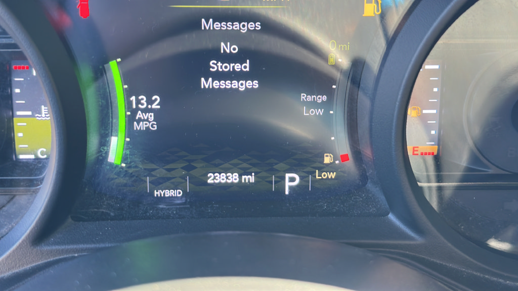 Used 2024 Jeep Wrangler Unlimited Rubicon 4xe w/ Technology Group AWD/4WD image 15