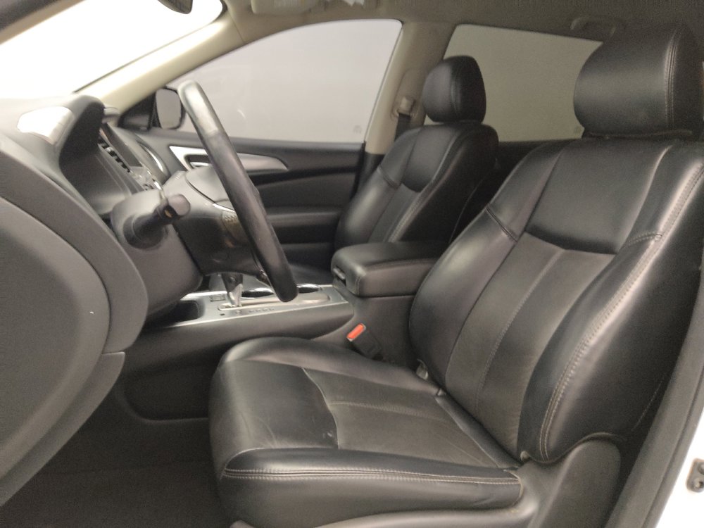 Used 2019 Nissan Pathfinder SL FWD image 17