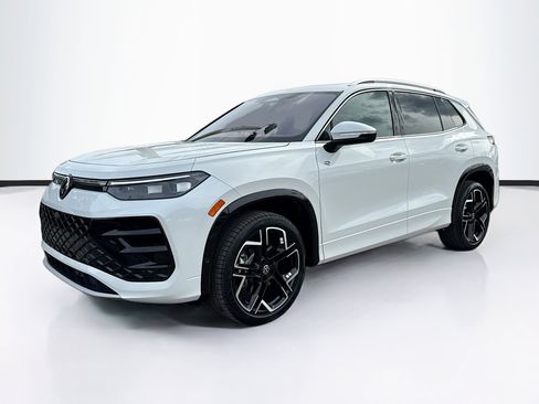 New 2026 Volkswagen Tiguan SEL R-Line image 7