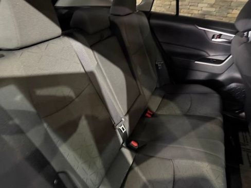 Used 2020 Toyota RAV4 XLE w/ XLE Grade Weather Package AWD/4WD image 34