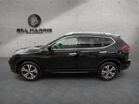 Used 2019 Nissan Rogue SV w/ Sun & Sound Touring Package image 10