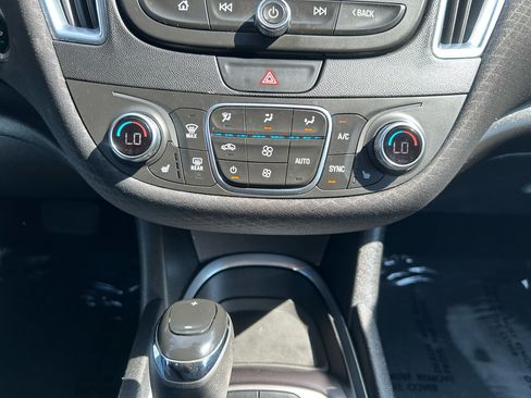 Used 2019 Chevrolet Malibu LT w/ Driver Confidence Package II image 14