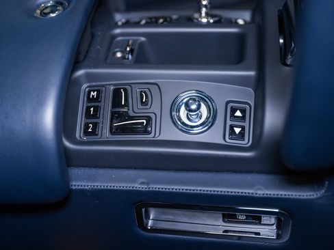 Used 2011 Rolls-Royce Phantom Sedan RWD image 75
