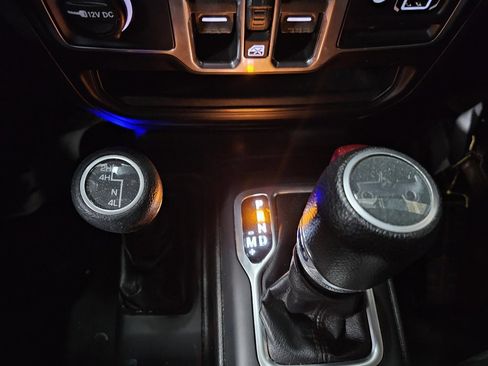 Used 2018 Jeep Wrangler Unlimited Sport S image 13