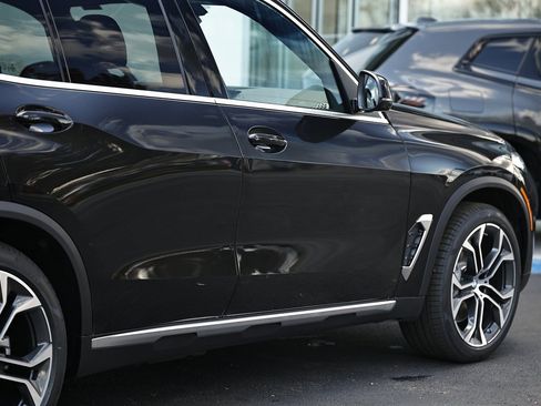 New 2026 BMW X5 xDrive50e w/ Climate Comfort Package image 8