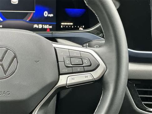 Used 2022 Volkswagen Taos SE image 9