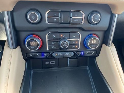 Used 2023 Chevrolet Tahoe Premier w/ Premium Package AWD/4WD image 29