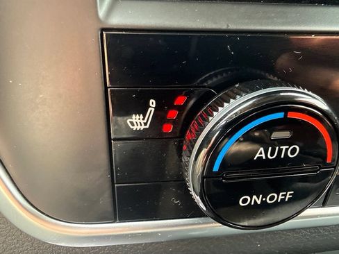 Used 2023 Nissan Rogue S AWD/4WD image 14