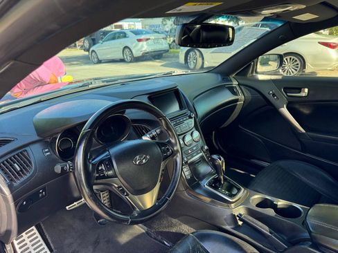 Used 2015 Hyundai Genesis 3.8 RWD image 13