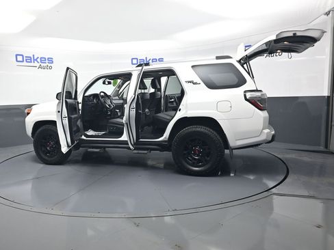 Used 2018 Toyota 4Runner TRD Off-Road Premium image 58