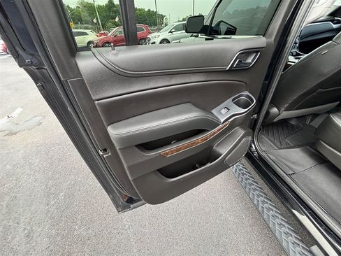 Used 2019 Chevrolet Suburban LT AWD/4WD image 22