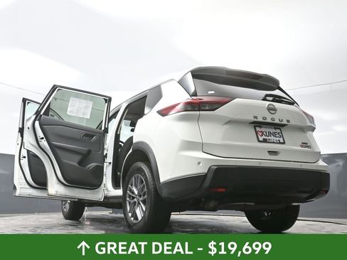 Used 2024 Nissan Rogue S AWD/4WD image 78