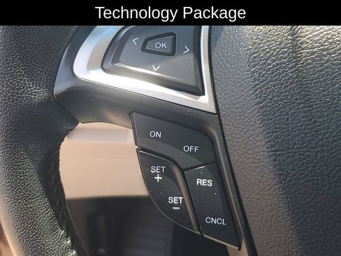 Used 2016 Ford Edge Titanium w/ Technology Package AWD/4WD image 10