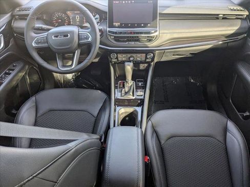 New 2026 Jeep Compass Latitude image 14