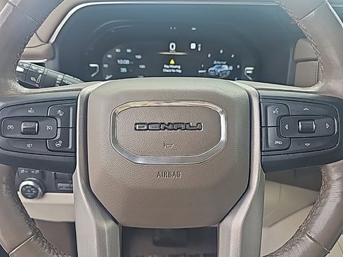 Used 2022 GMC Yukon XL Denali w/ Denali Ultimate Package image 21