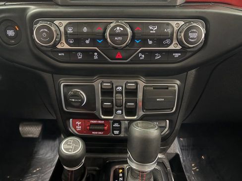 Used 2021 Jeep Wrangler Unlimited Rubicon image 24