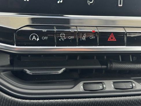 Used 2023 Jeep Compass Trailhawk w/ Trailhawk Convenience Group image 35