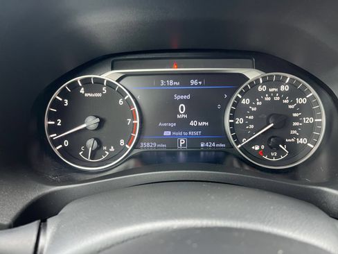 Used 2025 Nissan Altima 2.5 SV FWD image 40
