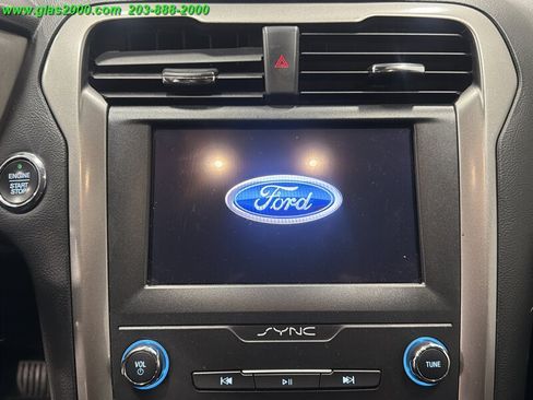 Used 2020 Ford Fusion SE FWD image 27