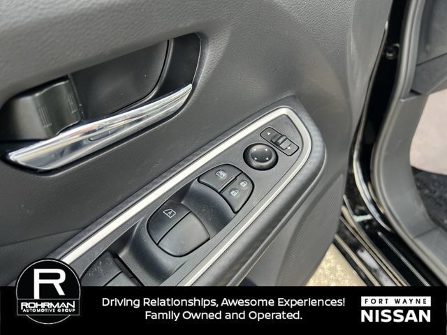 Used 2025 Nissan Versa SR w/ Trunk Package FWD image 31